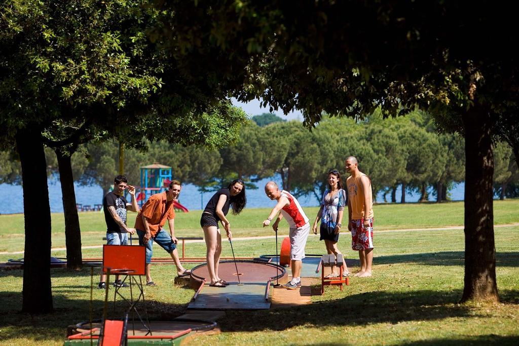 Happy Camp Mobile Homes In Camping Park Umag Karigador Exterior foto