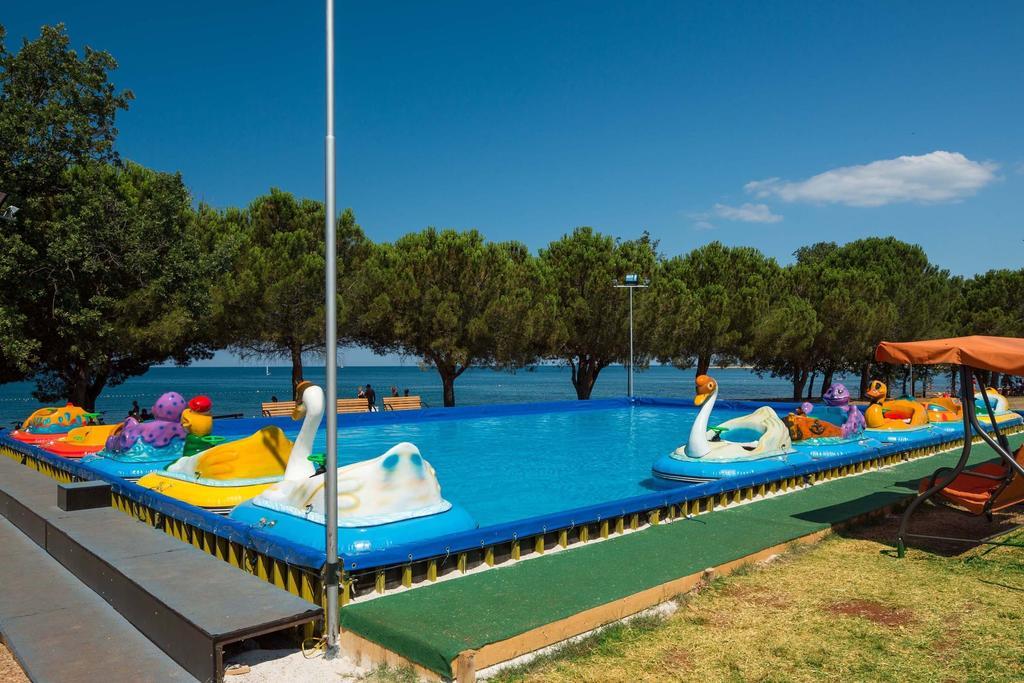 Happy Camp Mobile Homes In Camping Park Umag Karigador Exterior foto