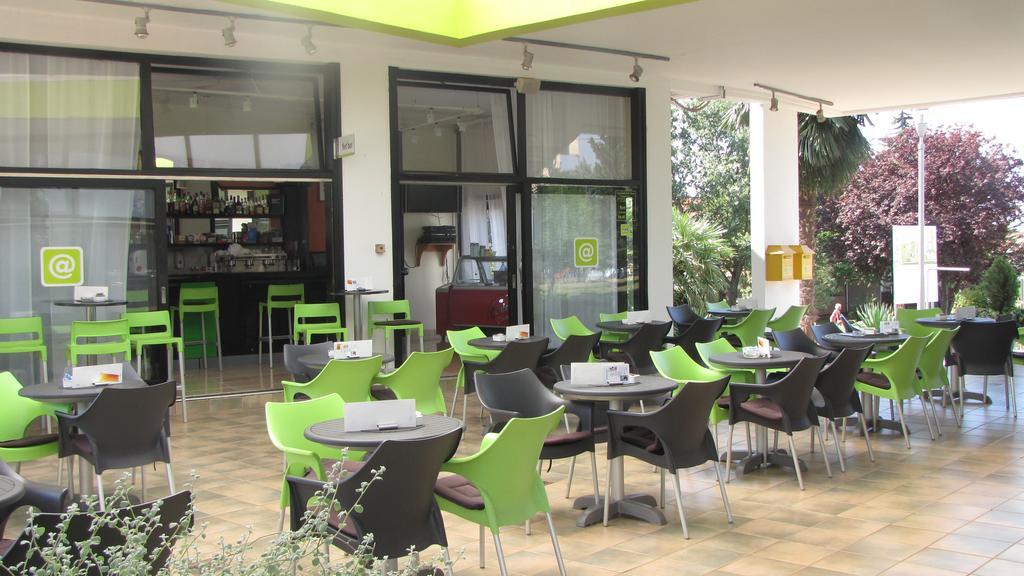 Happy Camp Mobile Homes In Camping Park Umag Karigador Exterior foto